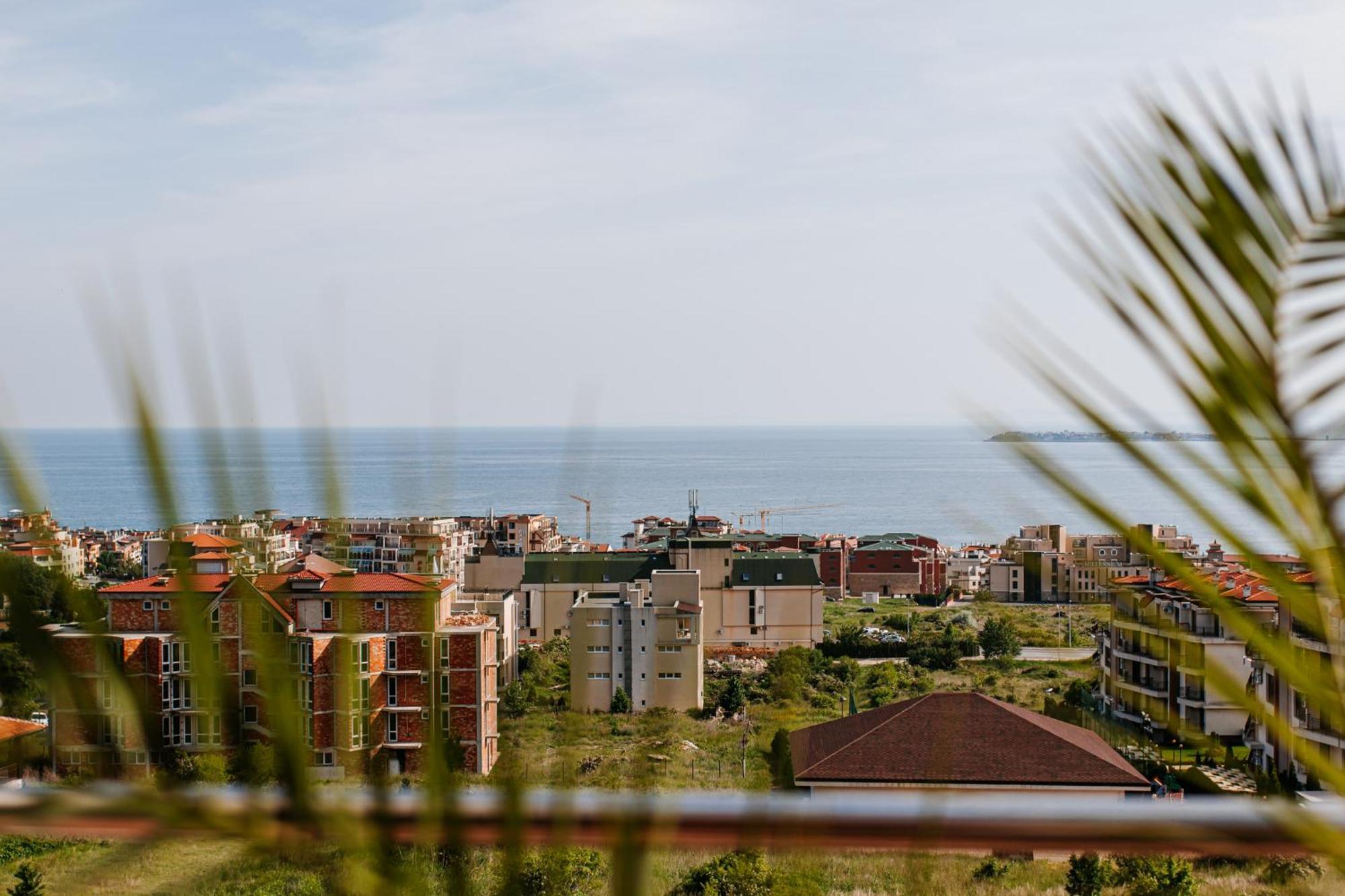 Red Iguana Hotel Sveti Vlas Exterior foto