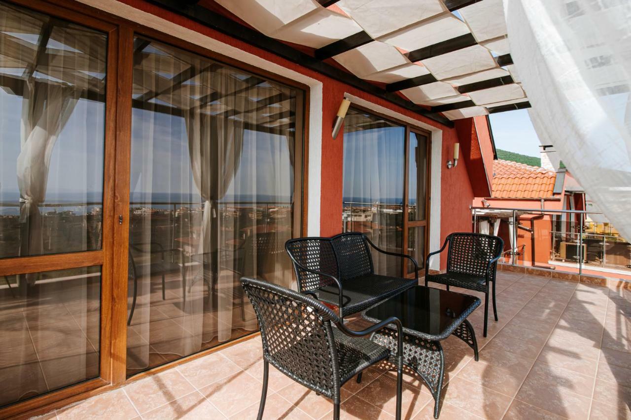 Red Iguana Hotel Sveti Vlas Exterior foto